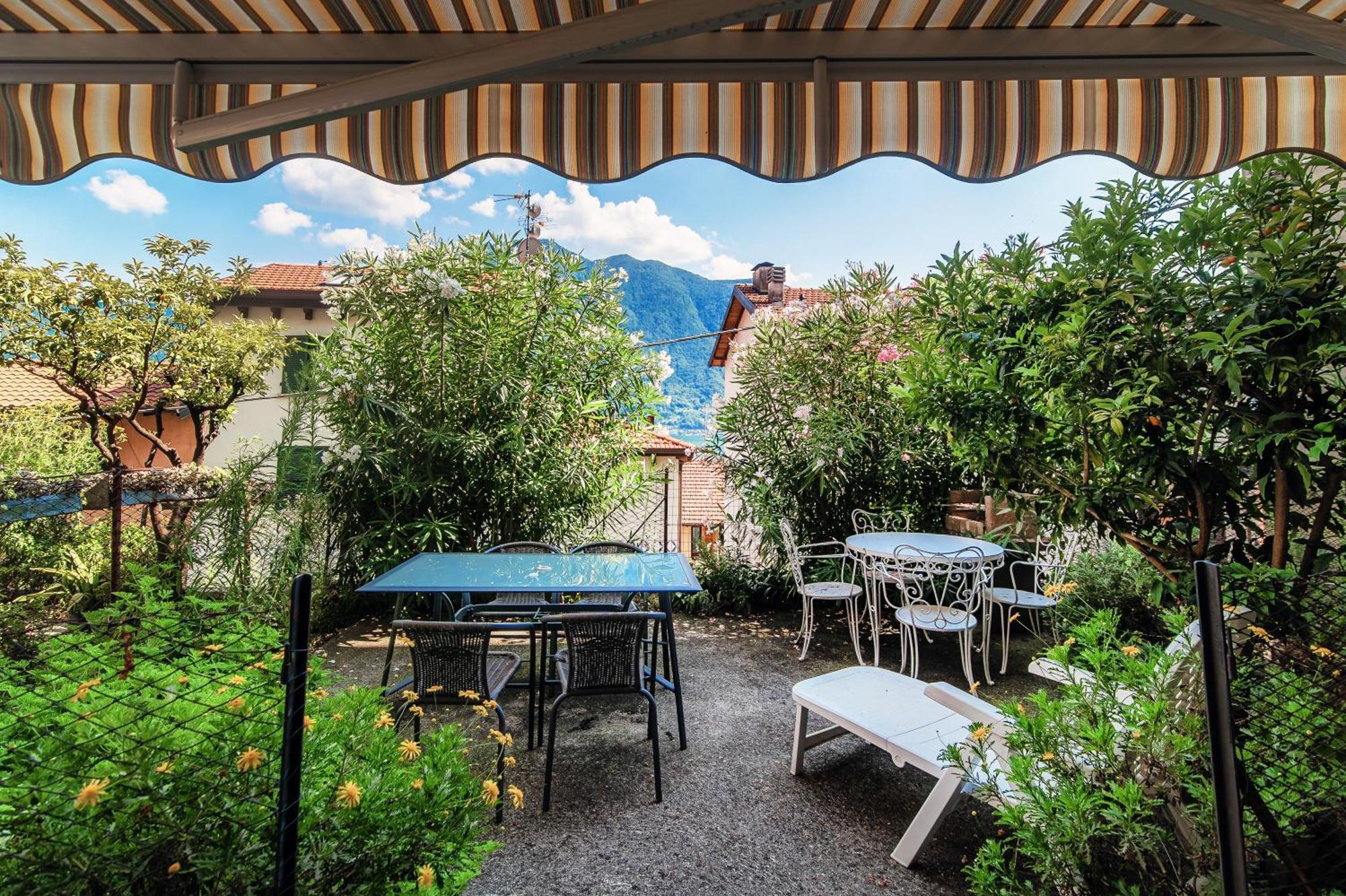 Delizioso Bilocale Vista Lago Colonno Kültér fotó