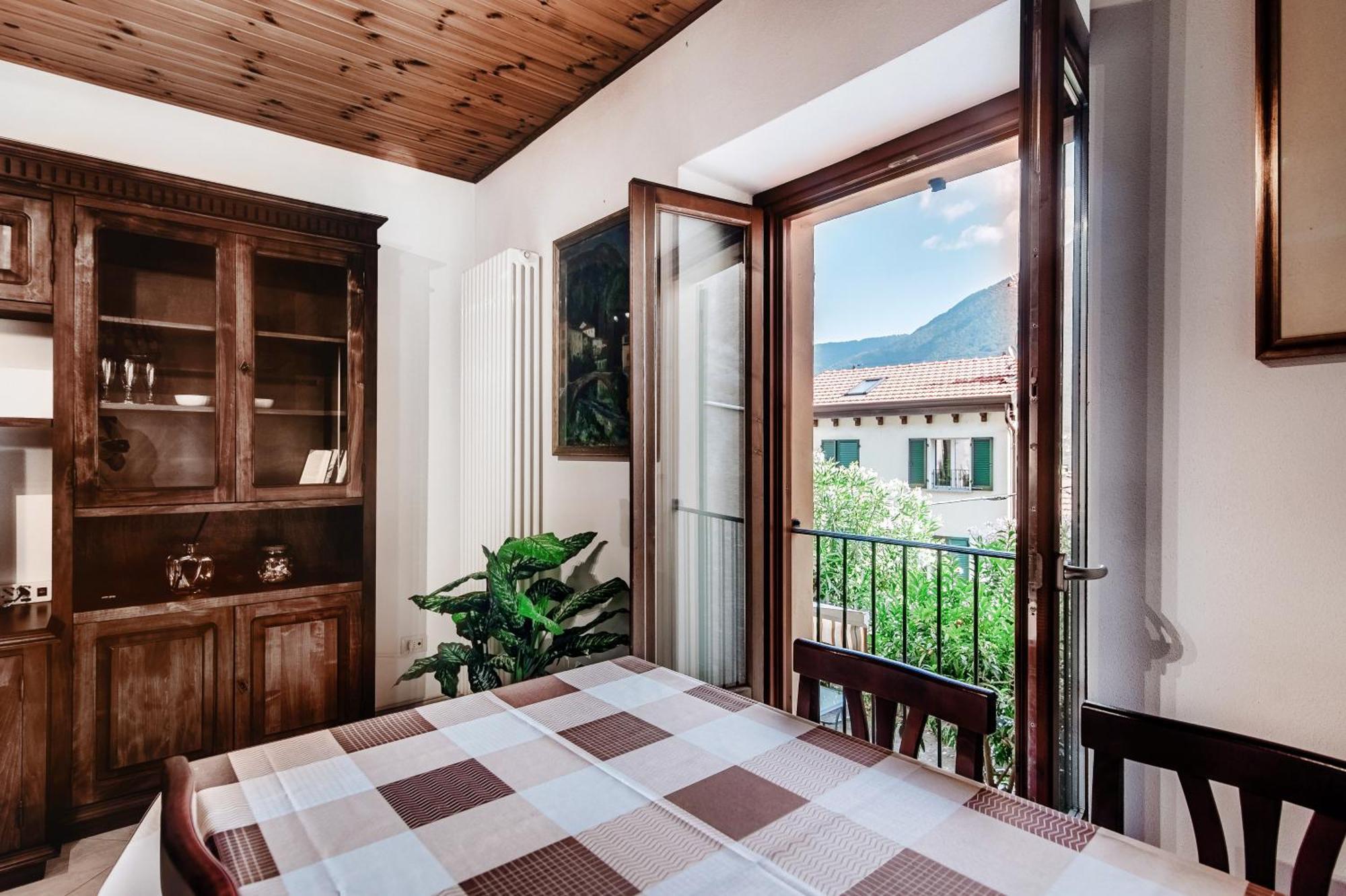 Delizioso Bilocale Vista Lago Colonno Kültér fotó